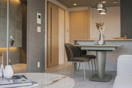 ���r���O�@��Ƃ肠���Ԃł̃����b�N�X���ƒ����킸�����̂ޓs�s�̒��]�Ƃ����G���^�[�e�C�������g�̗��������㎿�ȋ��