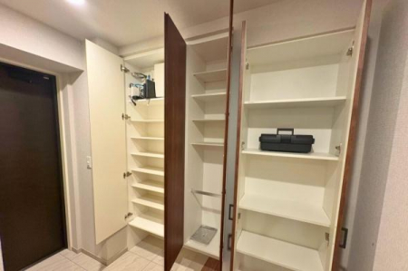 ���[�@�V���[�Y�{�b�N�X�̒��ł��B