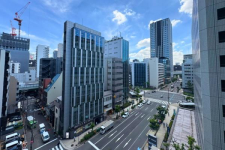 �Z�˂���̒��]�ʐ^�@���s����k�������̃I�t�B�X�X�������܂��B