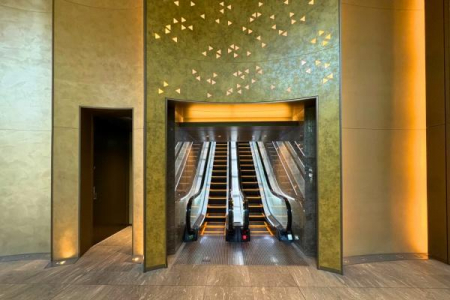 �G���g�����X�@�܂�Ńz�e���I�������Y����Ԃł��B