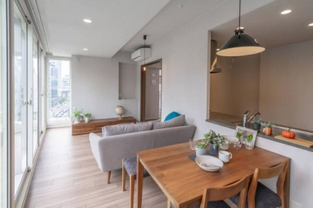 ���r���O�@LDK��15.3���B�傫�ȑ������������������d�グ�Ă���܂��B