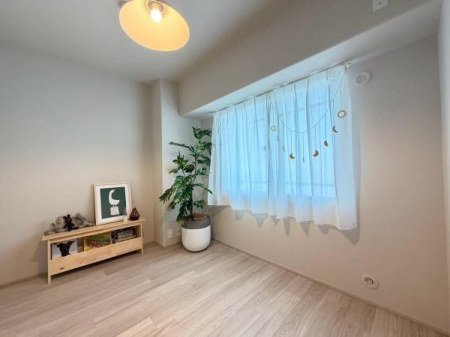 �m���@-